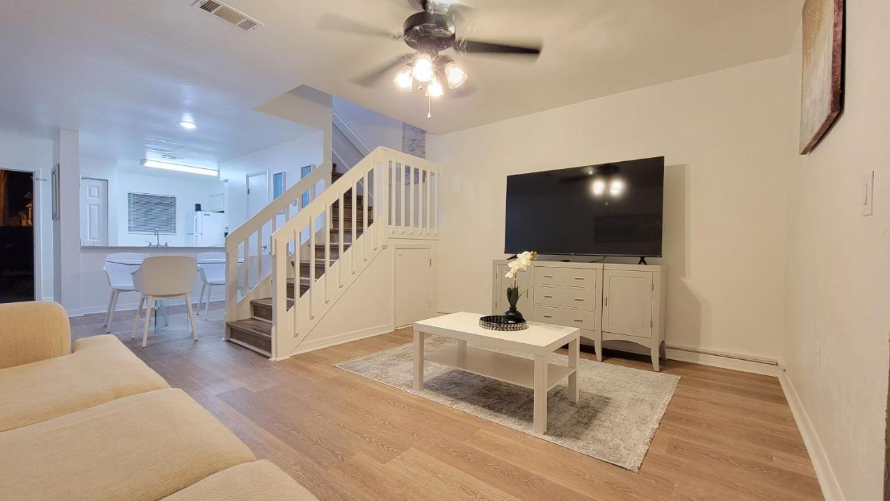 Beautiful Townhouse 2 Bedrooms 1 And A Half Bathrooms Next To Butler Plaza 1 Mile To Uf Gainesville Exterior foto