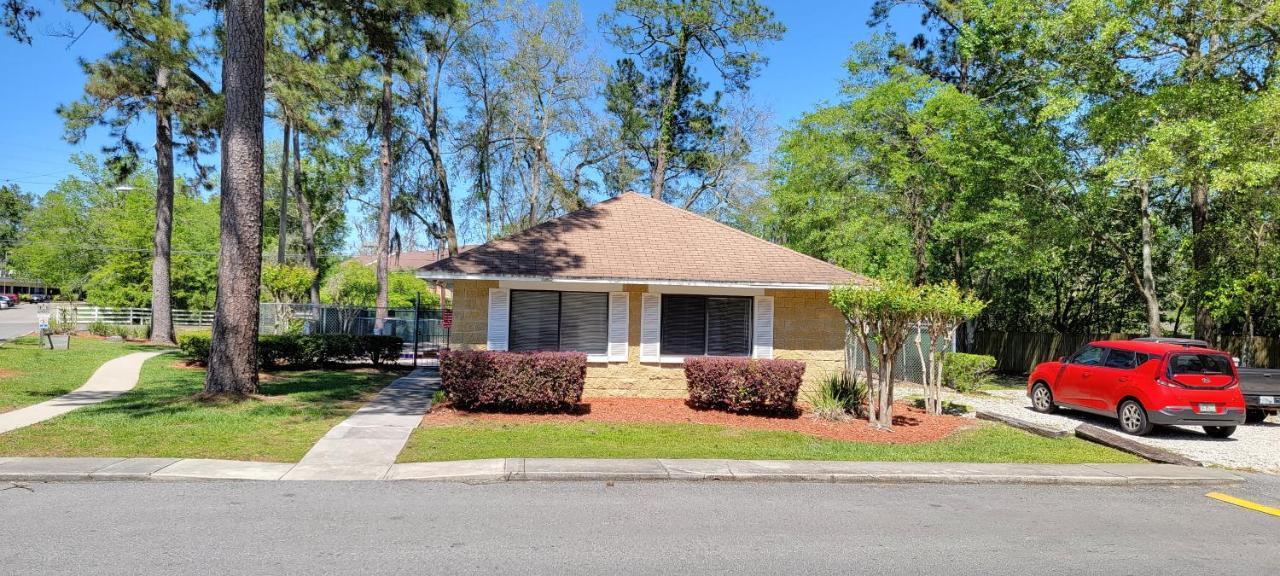 Beautiful Townhouse 2 Bedrooms 1 And A Half Bathrooms Next To Butler Plaza 1 Mile To Uf Gainesville Exterior foto